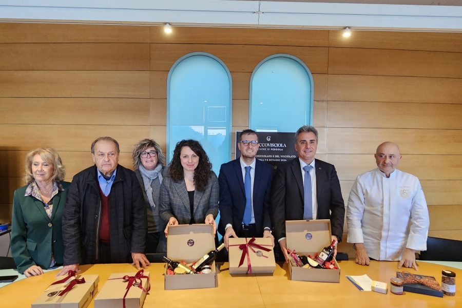 A Pergola la magica atmosfera natalizia. Il 7 e 8 dicembre torna la Cioccovisciola