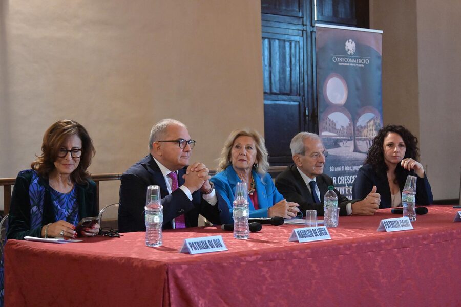 Lavoro e legalità: premiati i Maestri del Commercio, il procuratore De Lucia e Violante