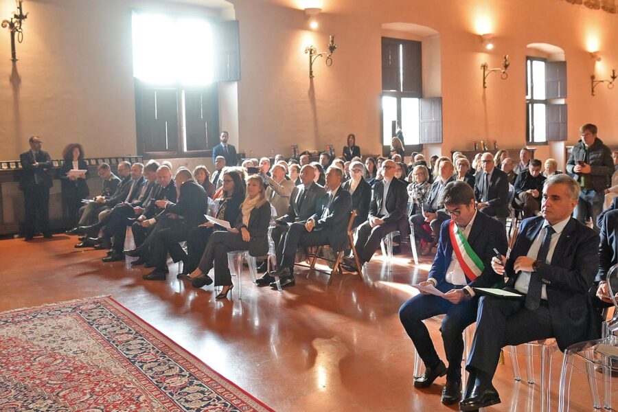 Lavoro e legalità: premiati i Maestri del Commercio, il procuratore De Lucia e Violante