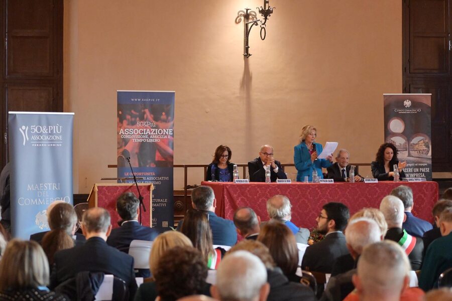 Lavoro e legalità: premiati i Maestri del Commercio, il procuratore De Lucia e Violante