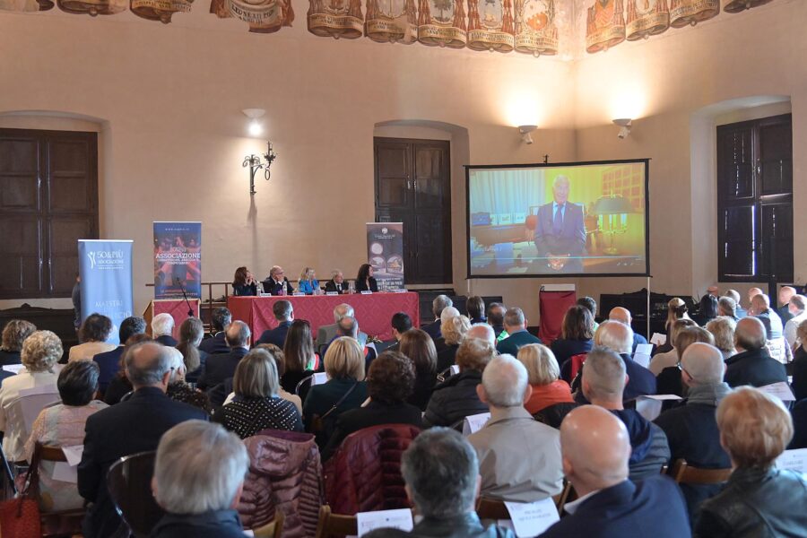 Lavoro e legalità: premiati i Maestri del Commercio, il procuratore De Lucia e Violante