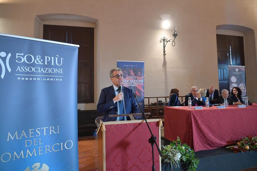 Lavoro e legalità: premiati i Maestri del Commercio, il procuratore De Lucia e Violante