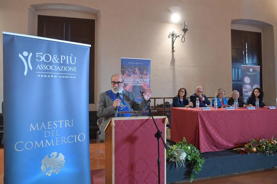 Lavoro e legalità: premiati i Maestri del Commercio, il procuratore De Lucia e Violante