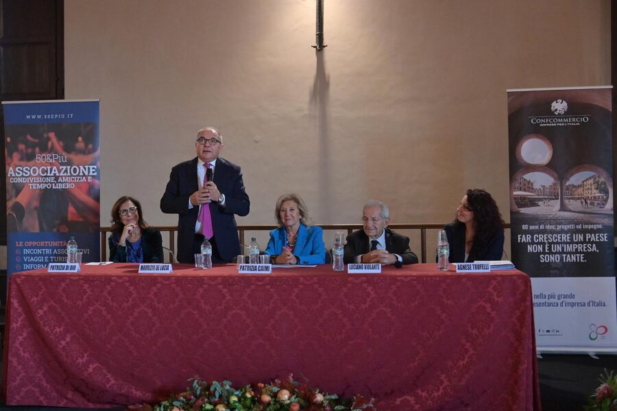 Lavoro e legalità: premiati i Maestri del Commercio, il procuratore De Lucia e Violante