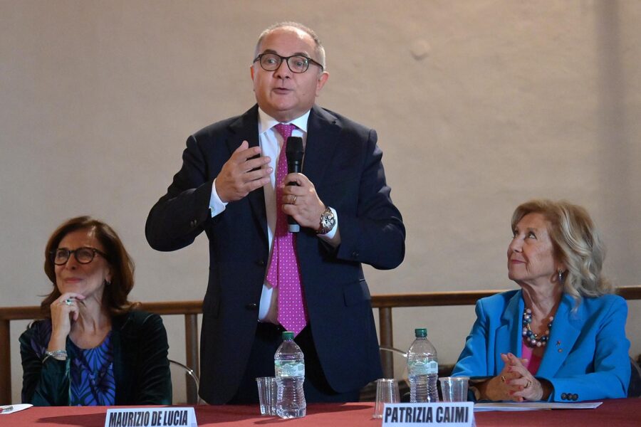 Lavoro e legalità: premiati i Maestri del Commercio, il procuratore De Lucia e Violante