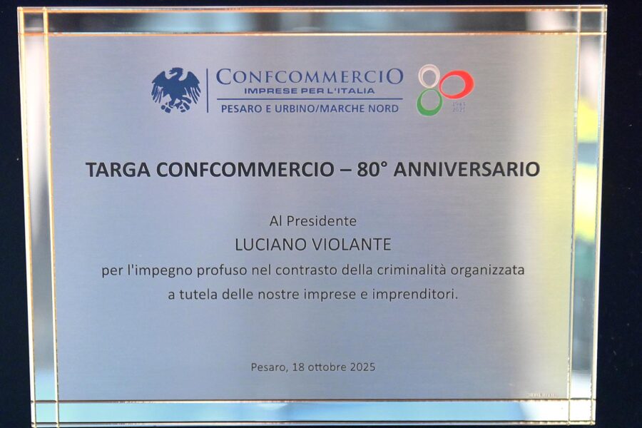 Lavoro e legalità: premiati i Maestri del Commercio, il procuratore De Lucia e Violante