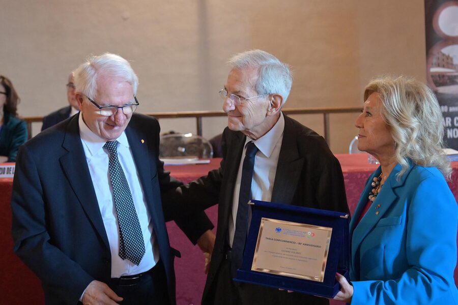 Lavoro e legalità: premiati i Maestri del Commercio, il procuratore De Lucia e Violante