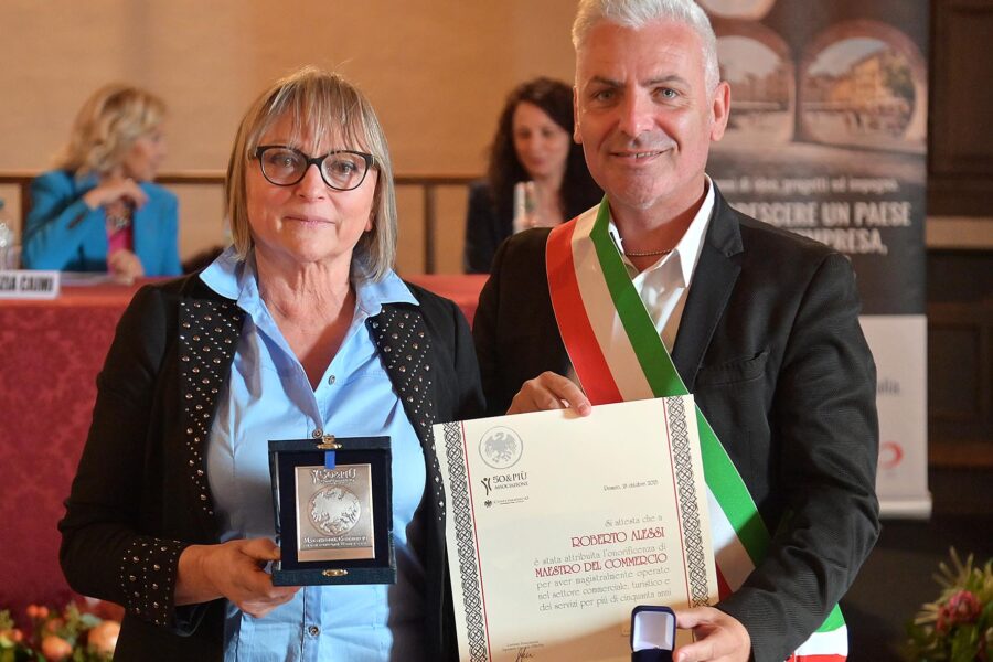Lavoro e legalità: premiati i Maestri del Commercio, il procuratore De Lucia e Violante