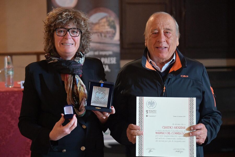 Lavoro e legalità: premiati i Maestri del Commercio, il procuratore De Lucia e Violante