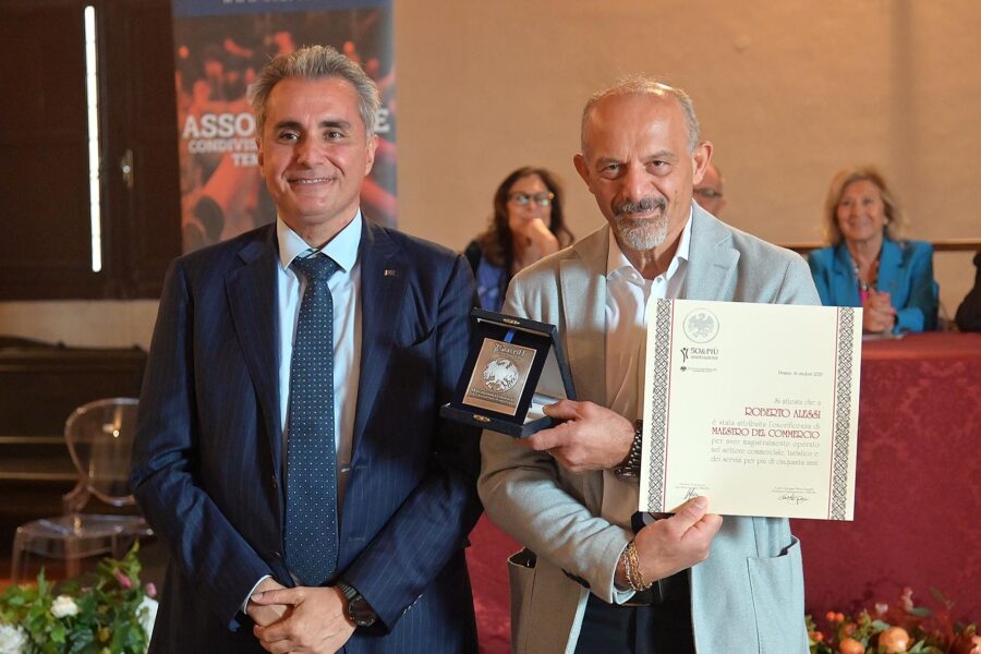 Lavoro e legalità: premiati i Maestri del Commercio, il procuratore De Lucia e Violante