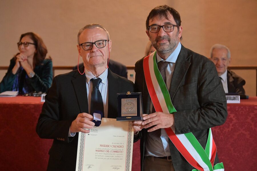 Lavoro e legalità: premiati i Maestri del Commercio, il procuratore De Lucia e Violante