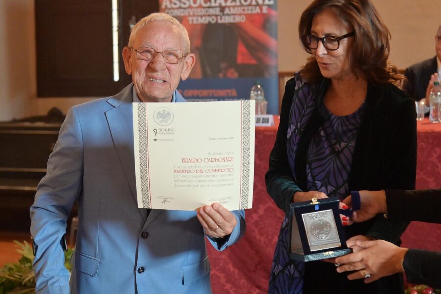 Lavoro e legalità: premiati i Maestri del Commercio, il procuratore De Lucia e Violante