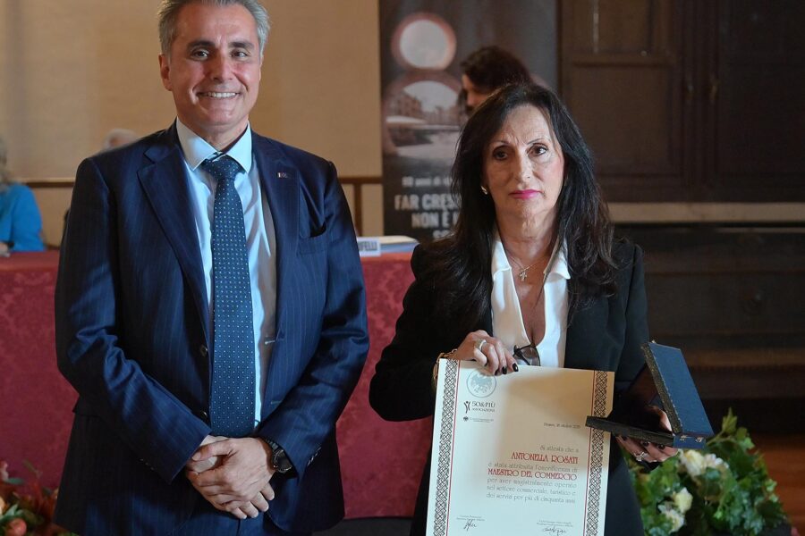 Lavoro e legalità: premiati i Maestri del Commercio, il procuratore De Lucia e Violante