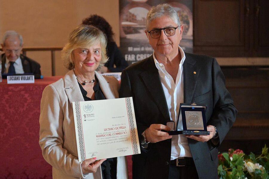 Lavoro e legalità: premiati i Maestri del Commercio, il procuratore De Lucia e Violante